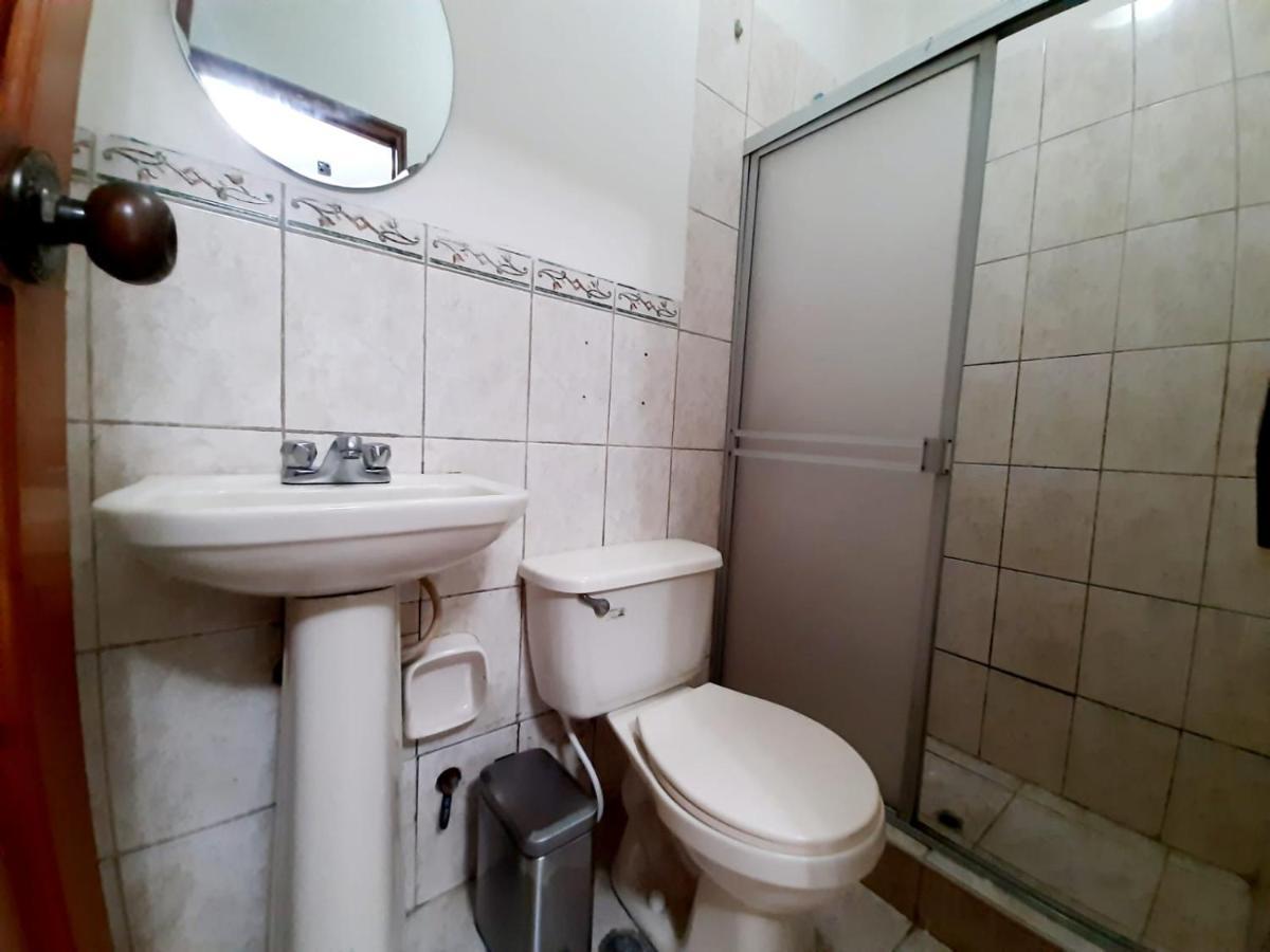 Guest House Tumbes Zewnętrze zdjęcie